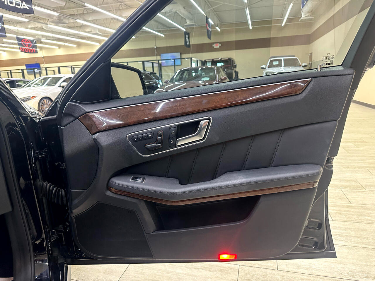 Used 2013 Mercedes-Benz E 350 BlueTEC Sedan image 38