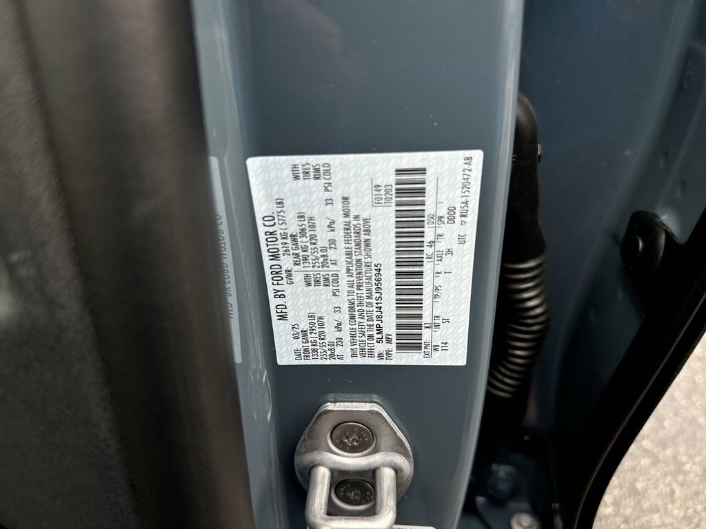 New 2025 Lincoln Nautilus Premier w/ Equipment Group 102A AWD/4WD image 29