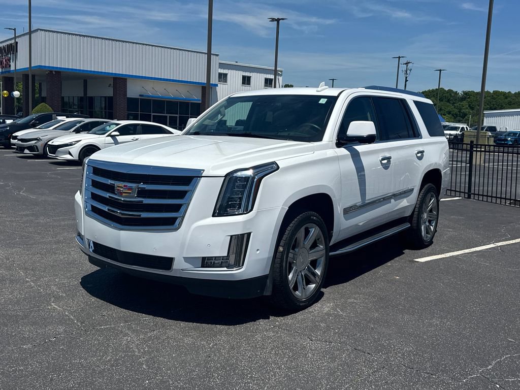 Used 2020 Cadillac Escalade Luxury RWD image 2