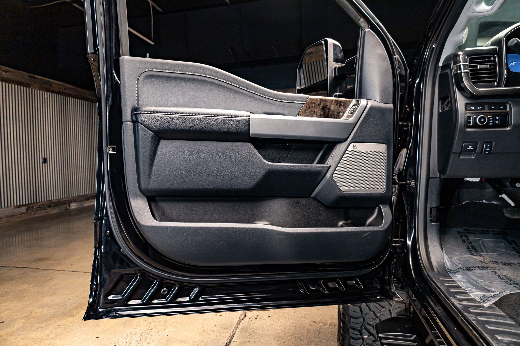 Used 2024 Ford F250 Lariat w/ Lariat Ultimate Package image 27