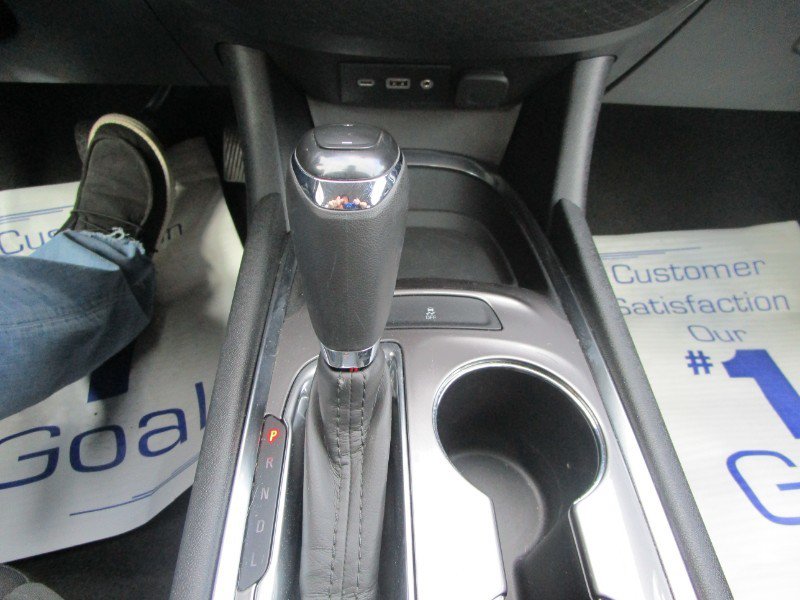 Used 2020 Chevrolet Malibu LT FWD image 25