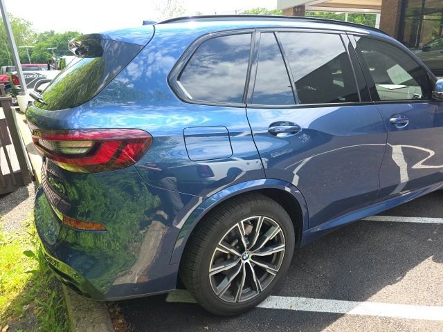 Used 2022 BMW X5 xDrive40i w/ M Sport Package AWD/4WD image 22