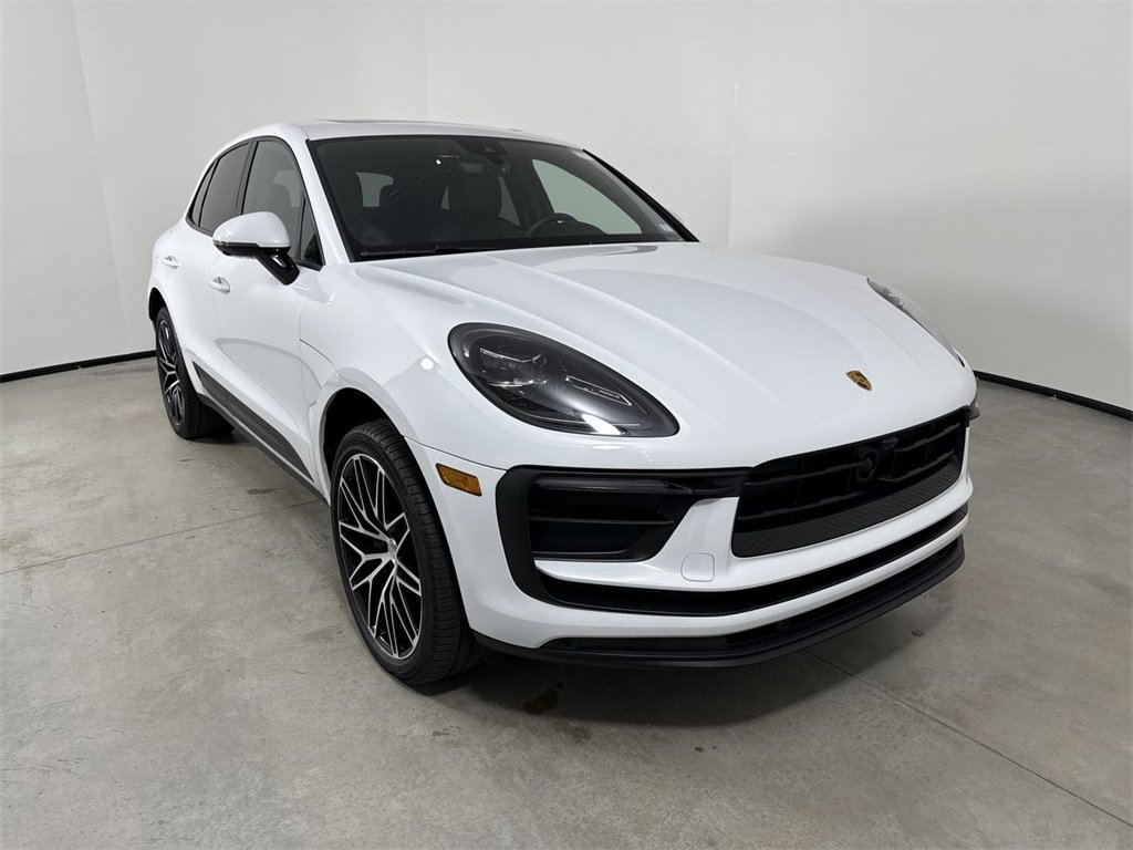 Certified 2023 Porsche Macan Turbo image 9