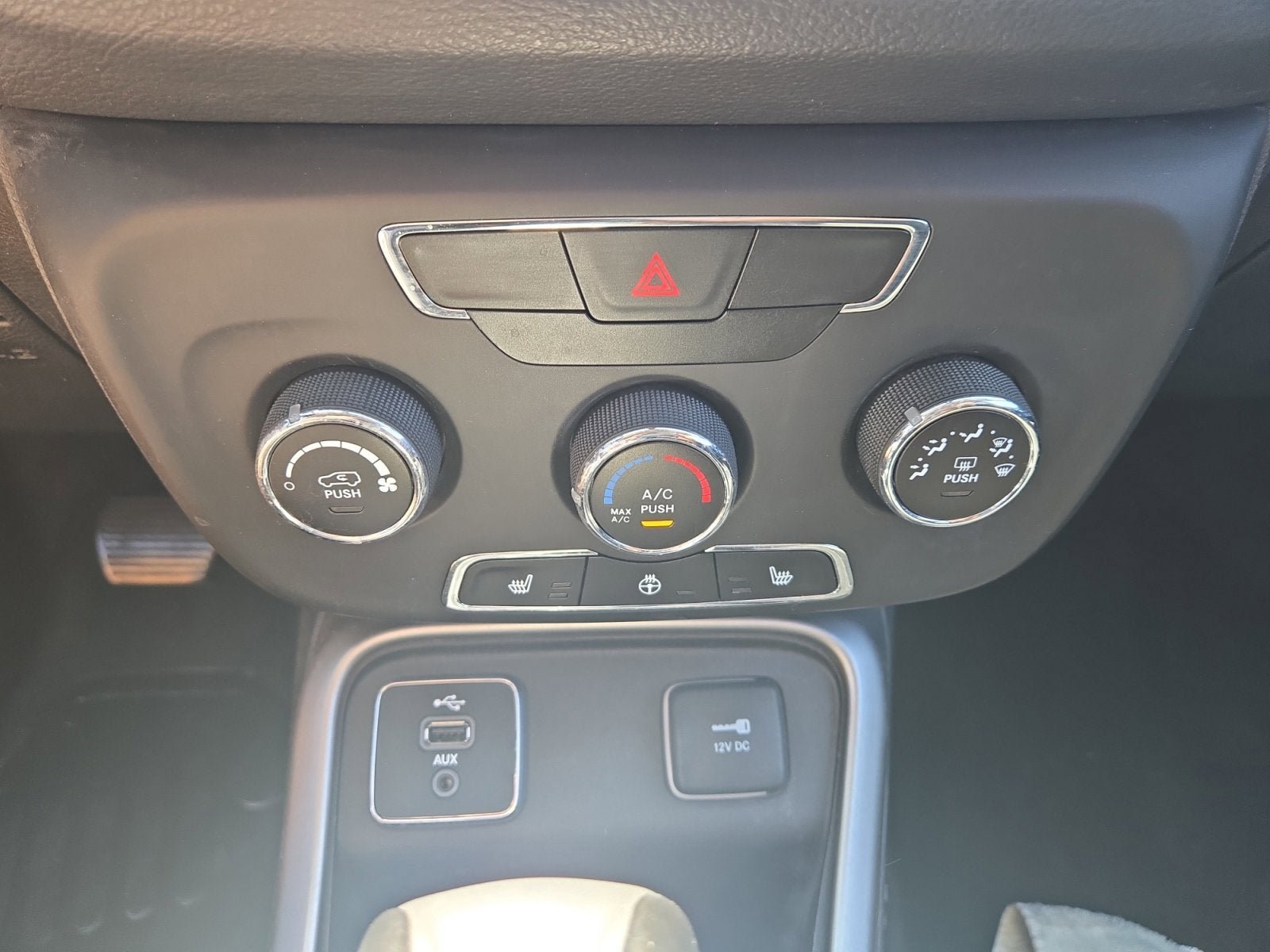 Used 2018 Jeep Compass Latitude w/ Cold Weather Group FWD image 20