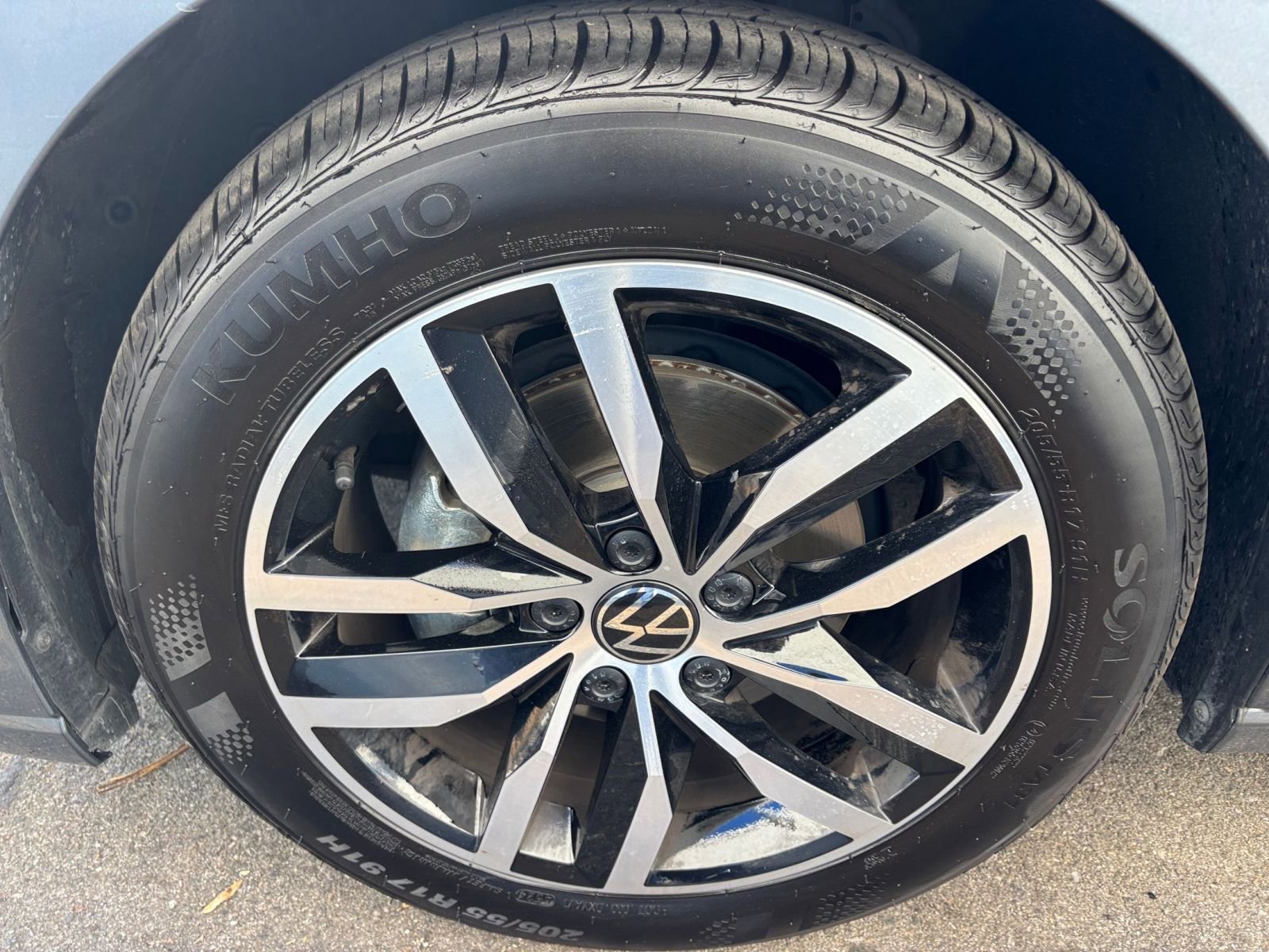 Used 2025 Volkswagen Jetta SE image 30