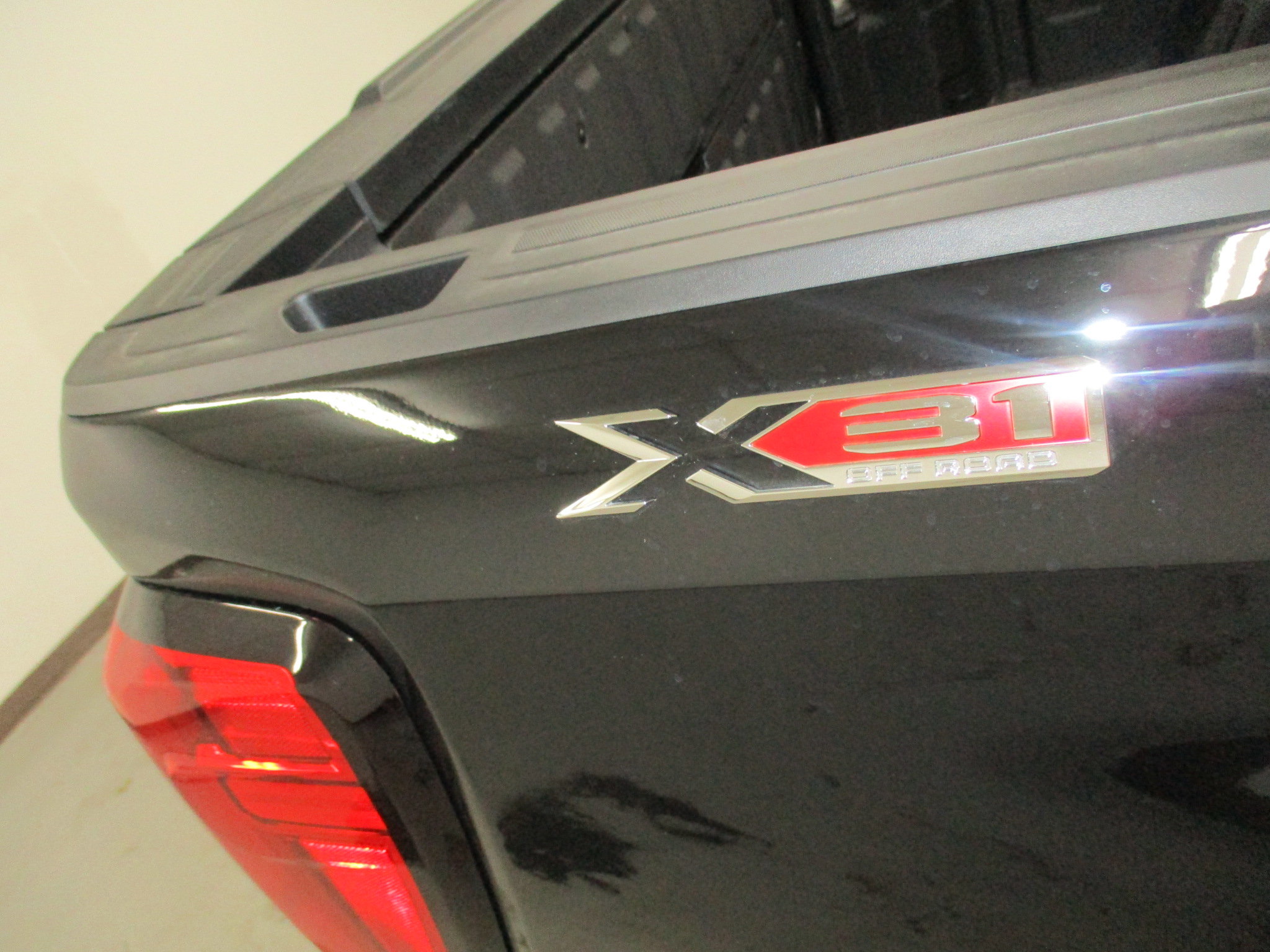 New 2026 GMC Sierra 1500 SLT w/ SLT Premium Package image 8