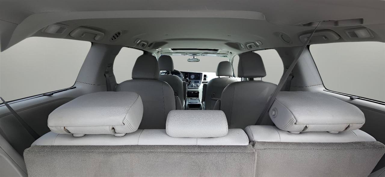 Used 2017 Toyota Sienna XLE w/ XLE Navigation Package AWD/4WD image 26