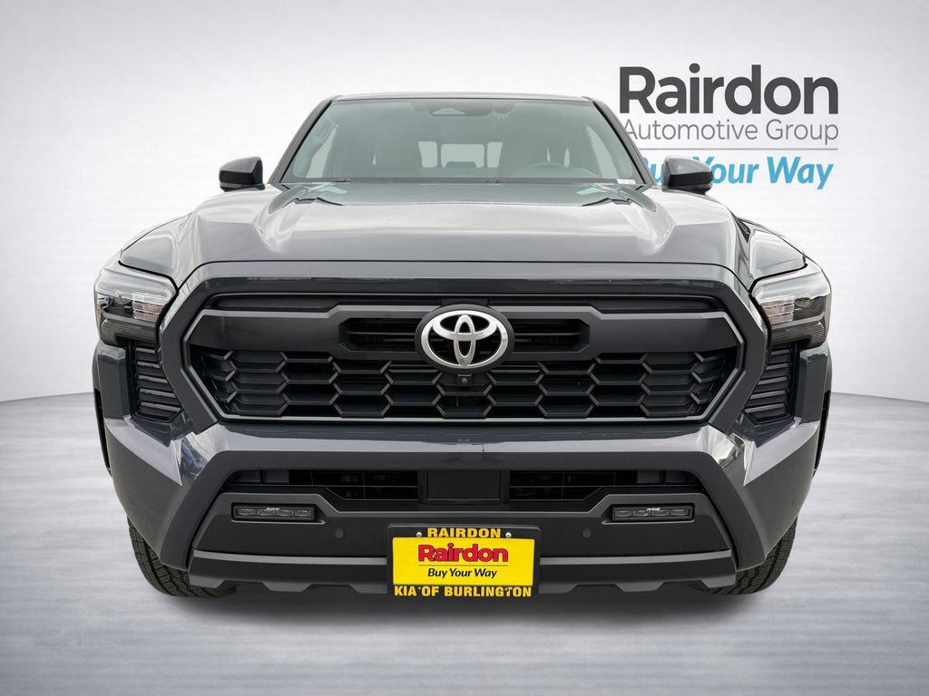 Used 2024 Toyota Tacoma TRD Sport AWD/4WD image 2