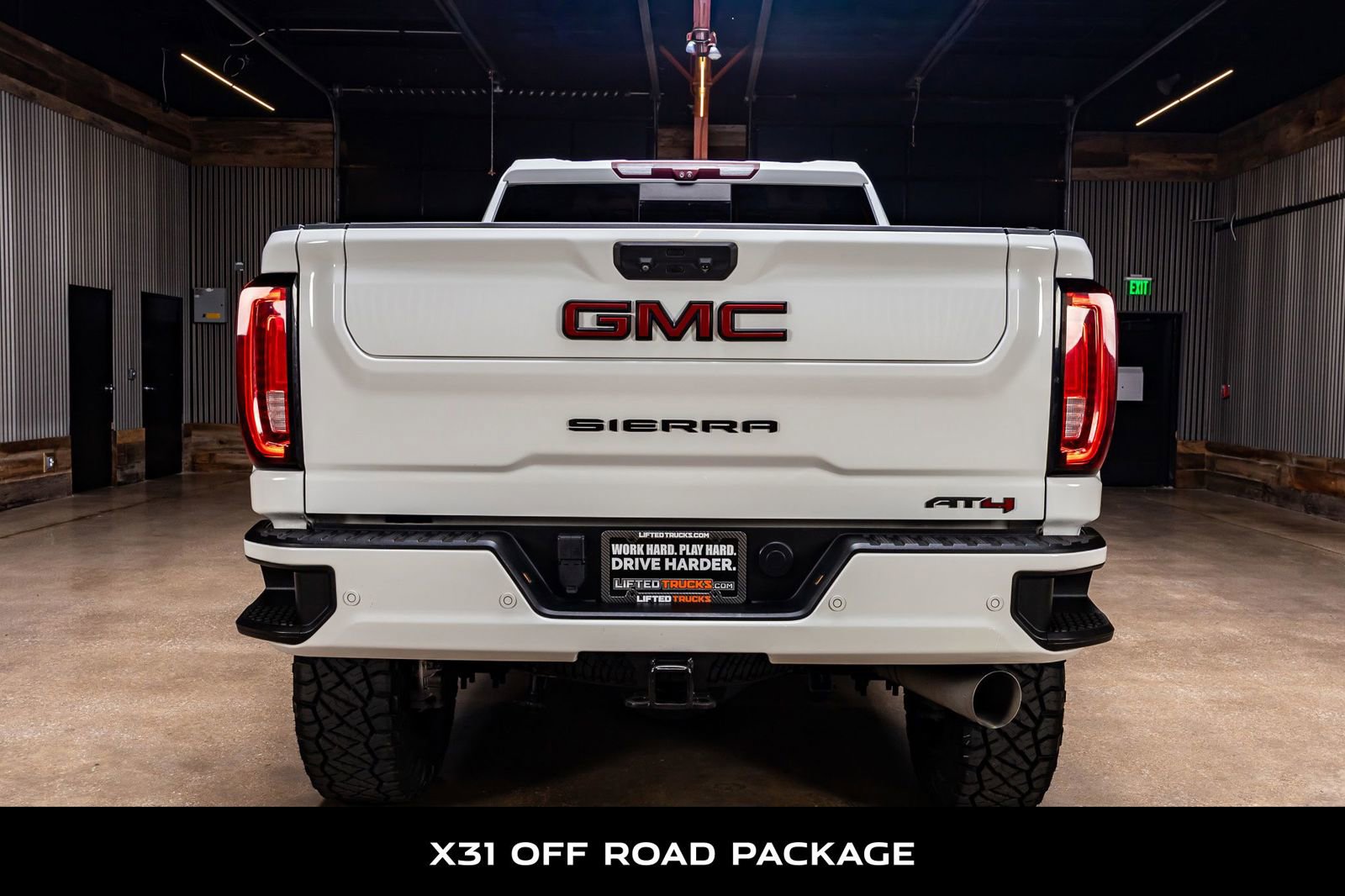 Used 2021 GMC Sierra 2500 AT4 w/ AT4 Premium Plus Package AWD/4WD image 8
