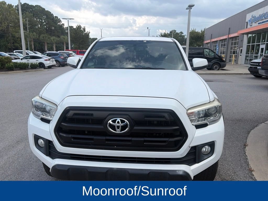 Used 2017 Toyota Tacoma TRD Off-Road AWD/4WD image 3