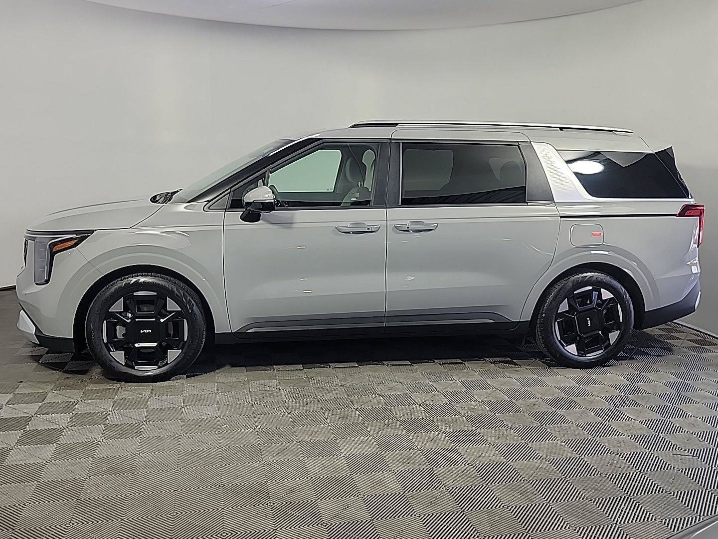 Used 2026 Kia Carnival EX FWD image 11