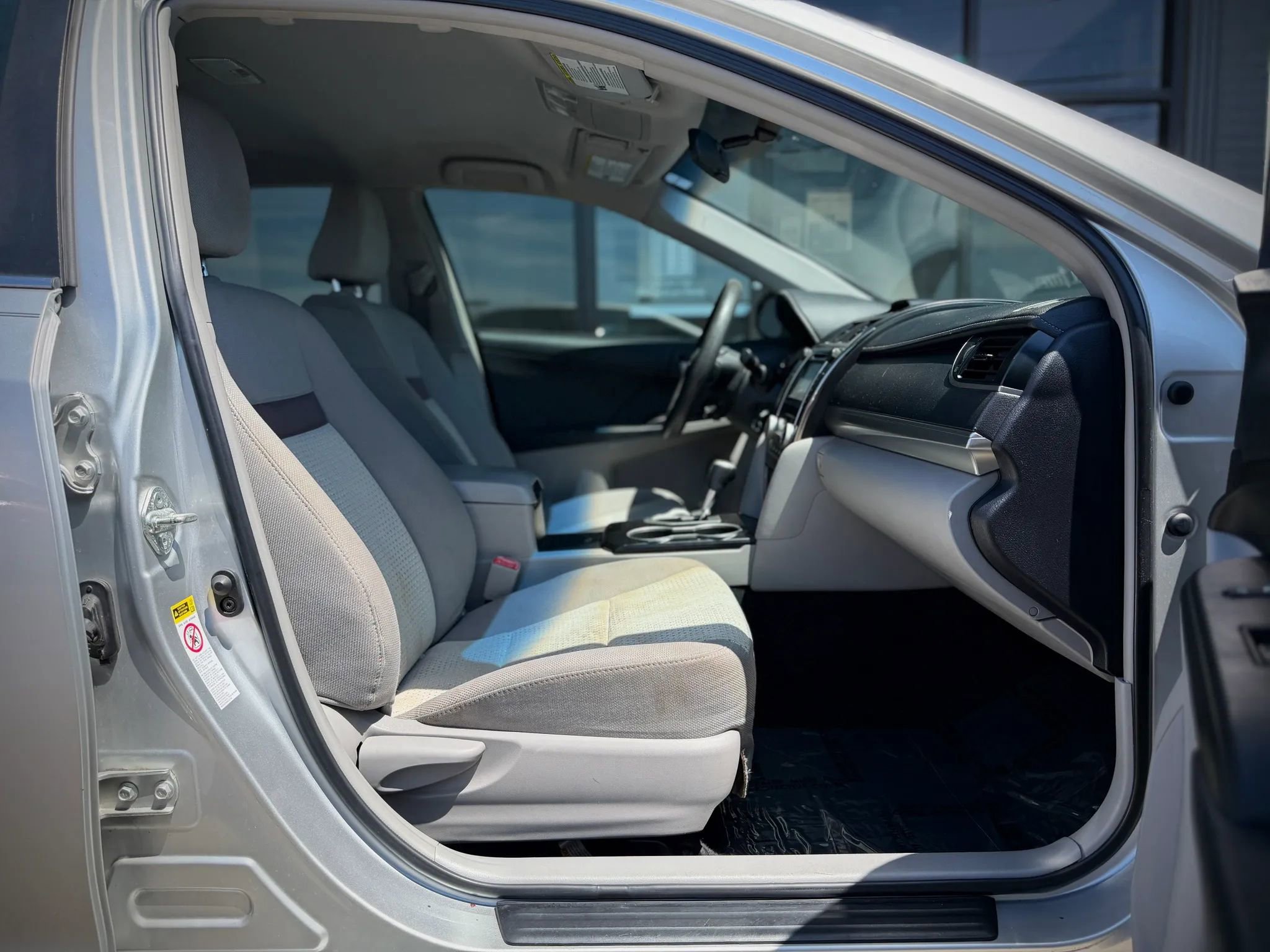 Used 2012 Toyota Camry LE FWD image 15