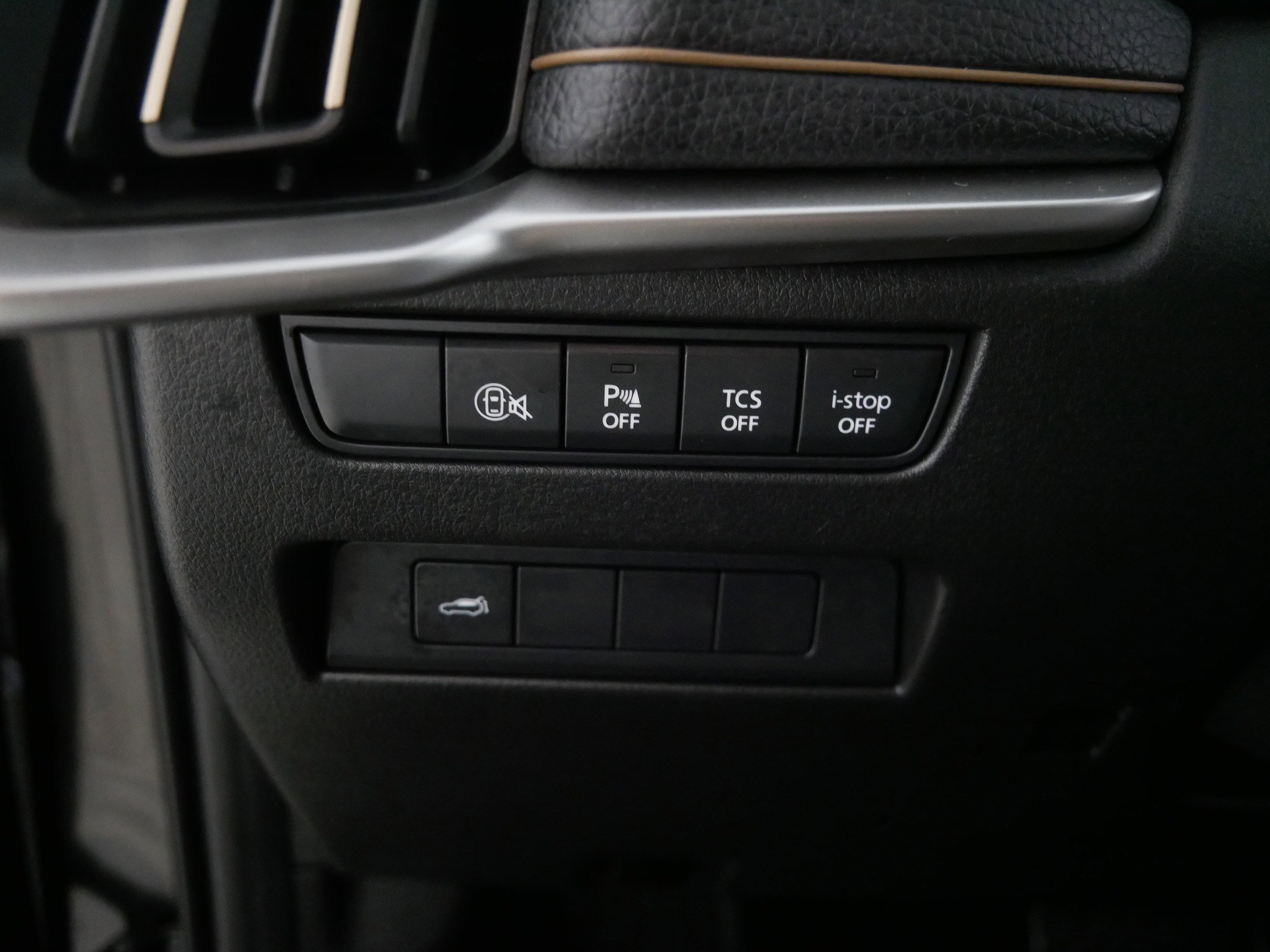 Certified 2025 MAZDA CX-70 3.3 Turbo w/ Preferred Package image 26