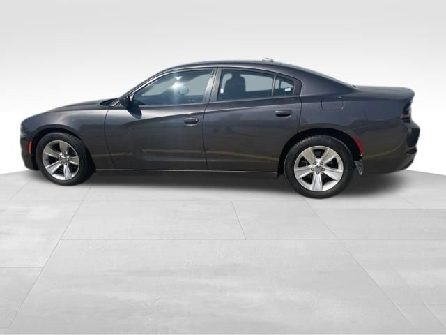 Used 2017 Dodge Charger SXT RWD image 5