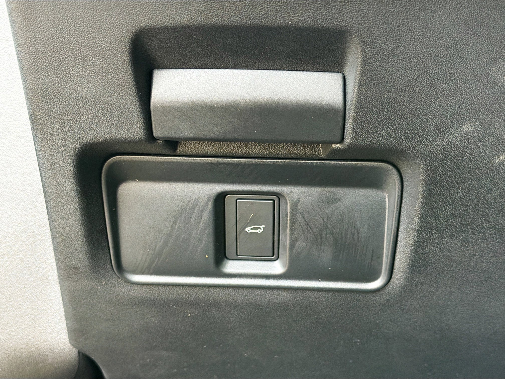 Used 2025 Land Rover Discovery Sport S image 34