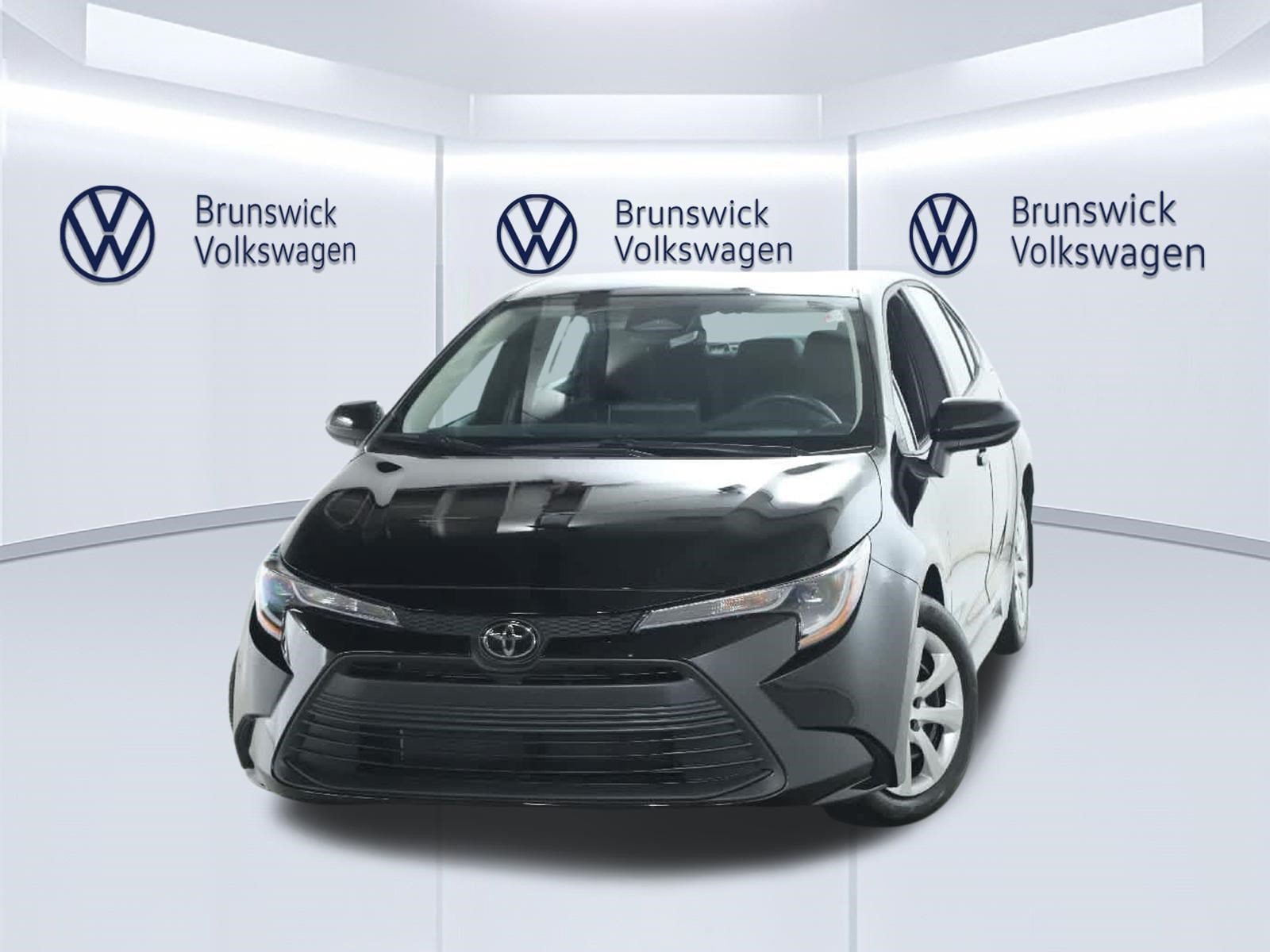 Certified 2025 Toyota Corolla LE FWD image 3