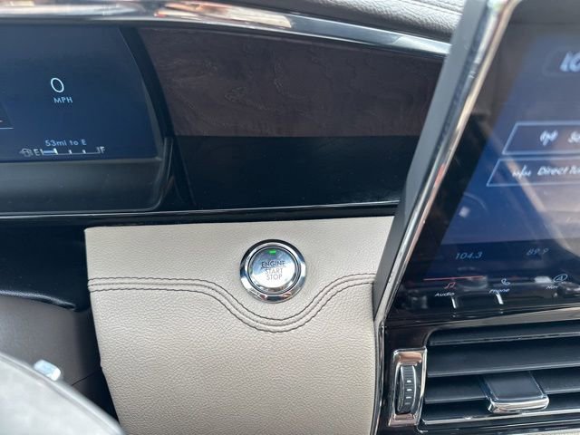 Used 2022 Lincoln Navigator Reserve AWD/4WD image 39