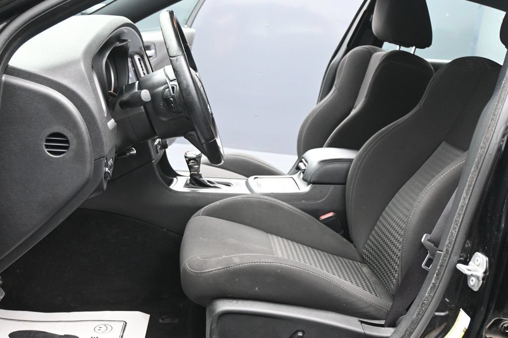 Used 2022 Dodge Charger R/T RWD image 9