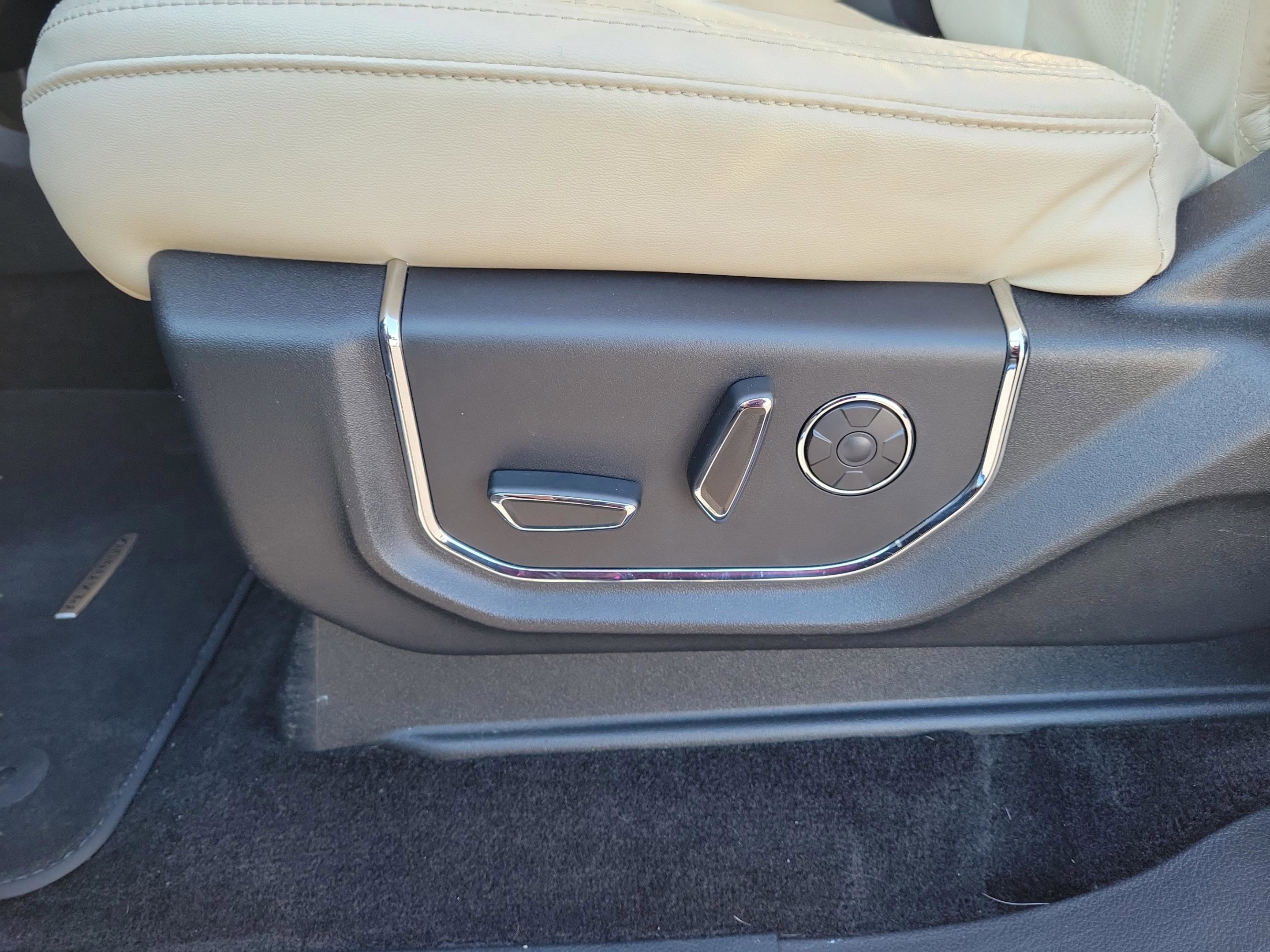 Used 2018 Ford Expedition Platinum image 18