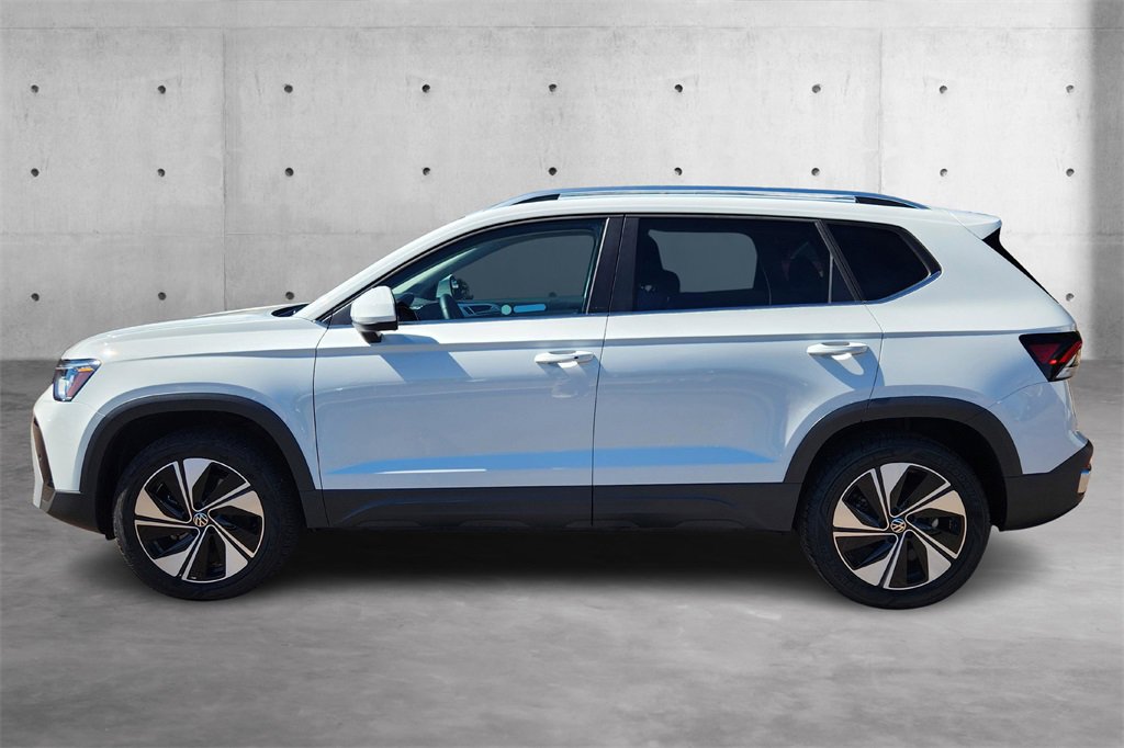 Used 2025 Volkswagen Taos SE image 26