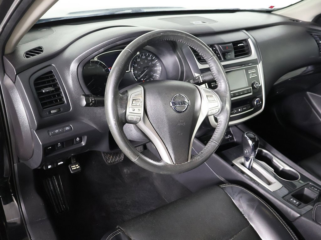 Used 2017 Nissan Altima 2.5 SL w/ Moonroof Package image 27