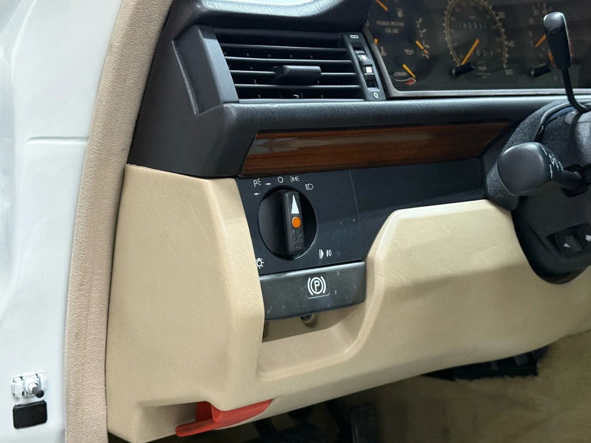 Used 1990 Mercedes-Benz 300 E 3.0 image 25