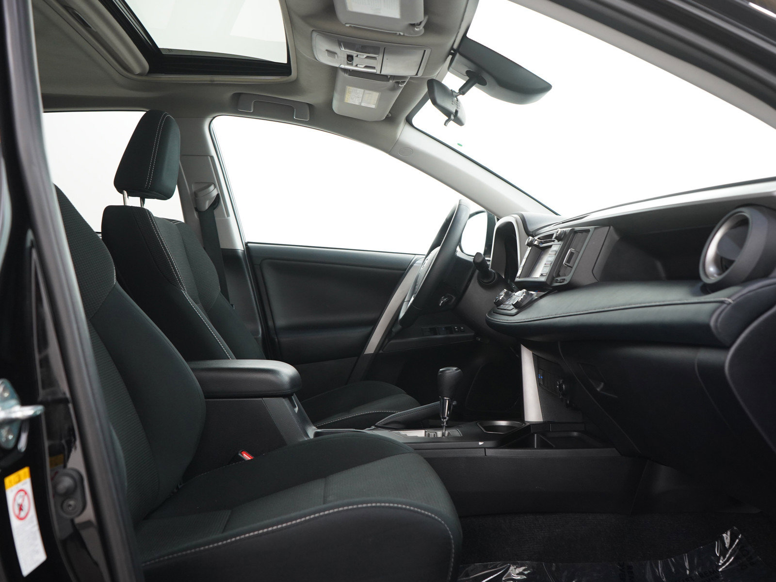 Used 2018 Toyota RAV4 XLE w/ Plus Extra Value Package AWD/4WD image 11