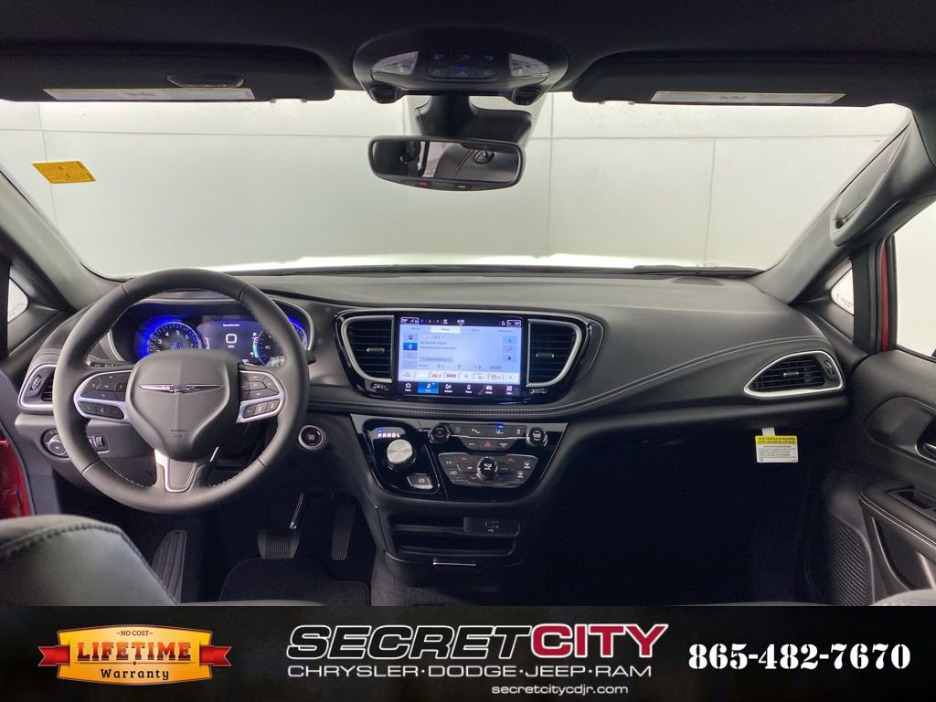 New 2026 Chrysler Pacifica Select image 31