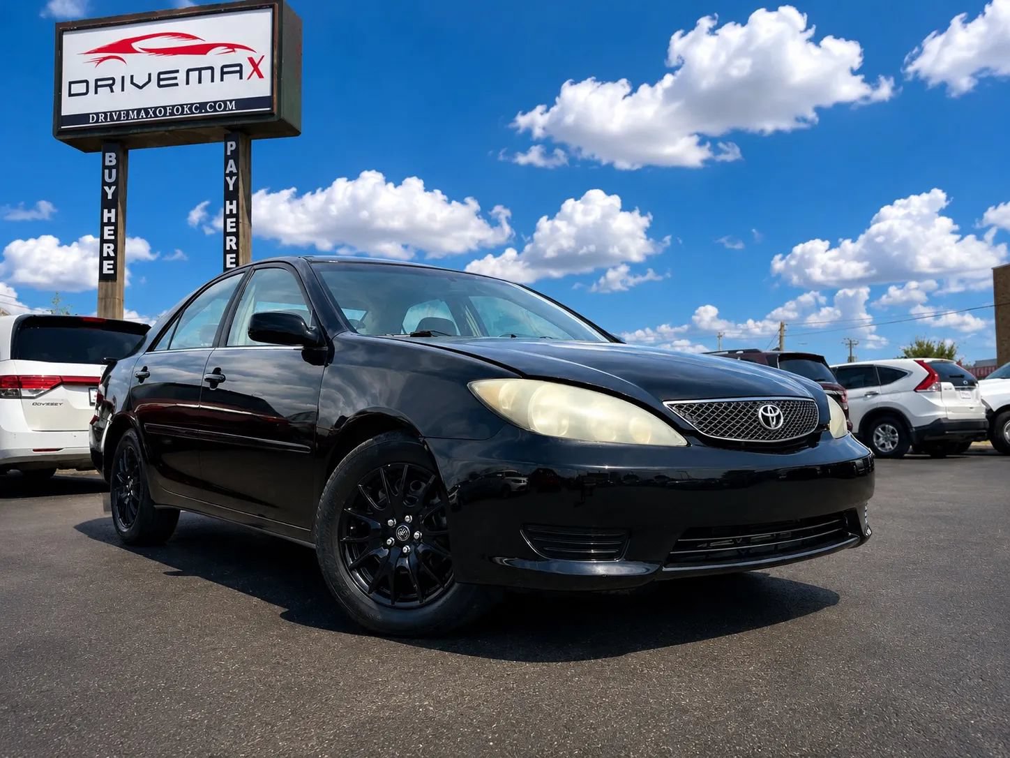 Used 2005 Toyota Camry LE FWD image 1