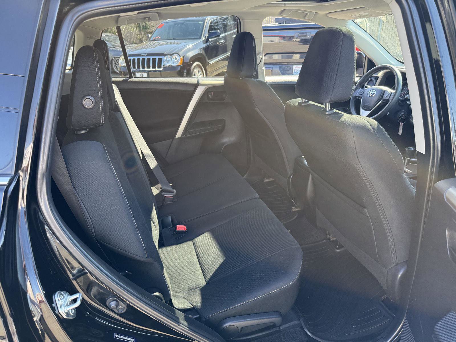 Used 2013 Toyota RAV4 XLE image 20
