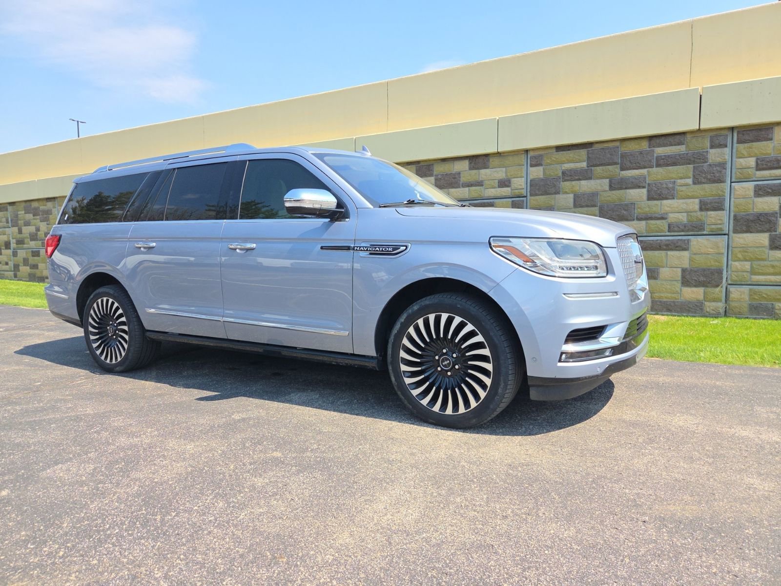 Used 2019 Lincoln Navigator L Black Label image 1