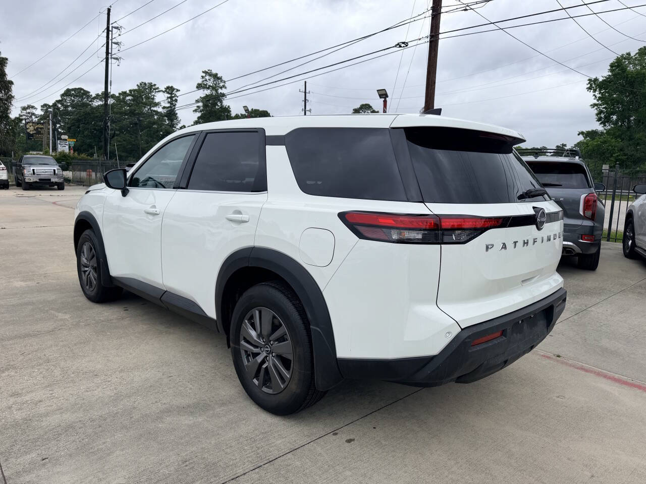 Used 2025 Nissan Pathfinder S FWD image 41