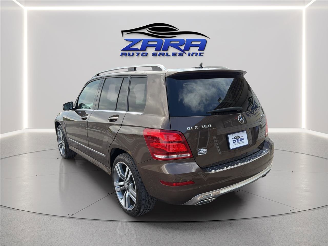Used 2015 Mercedes-Benz GLK 350 4MATIC image 5
