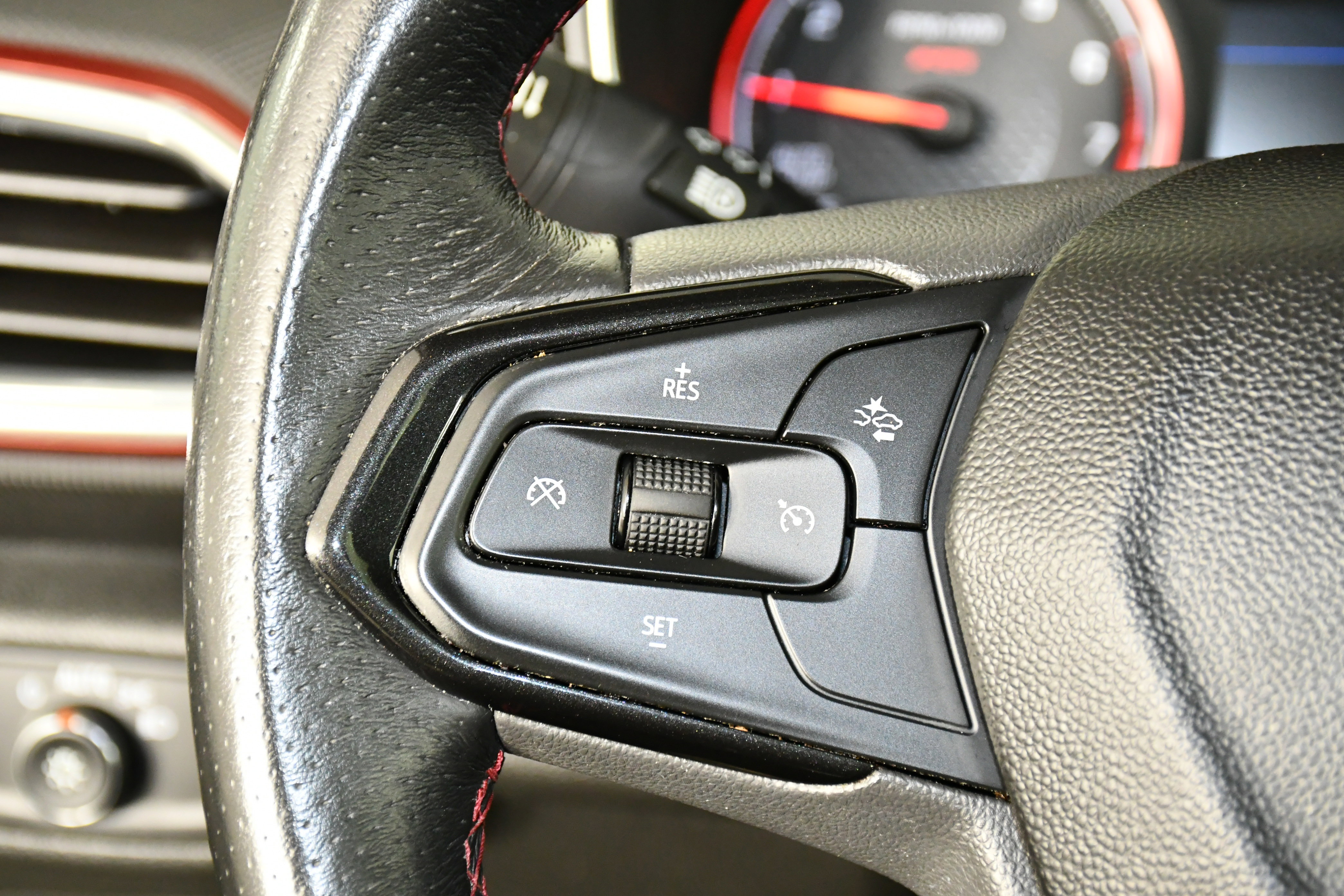 Used 2021 Chevrolet TrailBlazer RS w/ Sun and Liftgate Package image 21