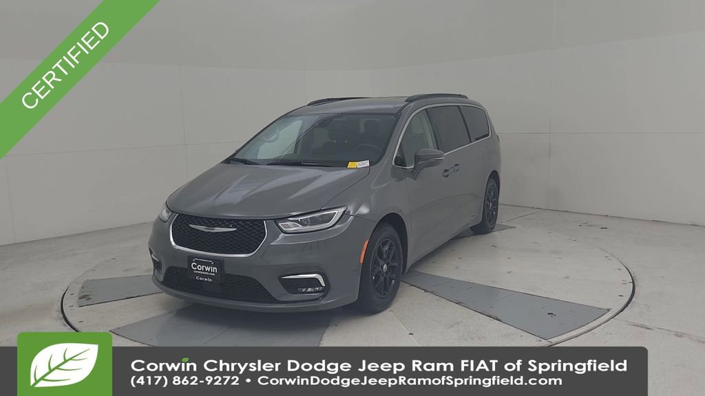 Certified 2022 Chrysler Pacifica Touring-L image 6