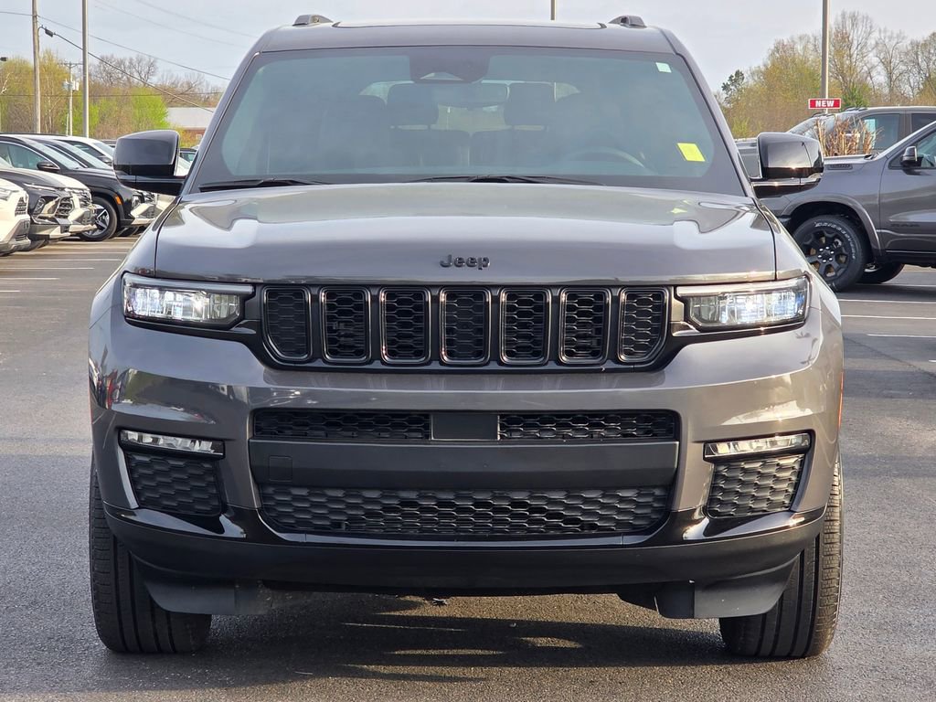 Used 2024 Jeep Grand Cherokee L Limited w/ Black Appearance Package image 3