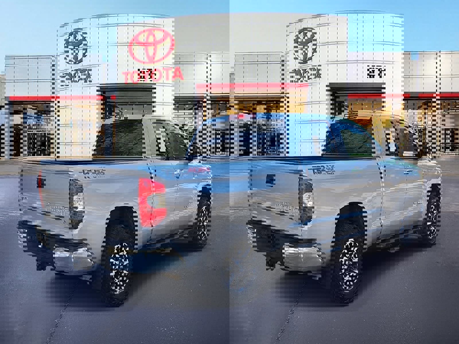 Used 2018 Toyota Tundra Limited w/ TRD Off Road Package image 5