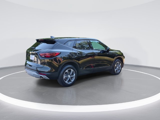 Used 2025 Chevrolet Blazer LT AWD/4WD image 8