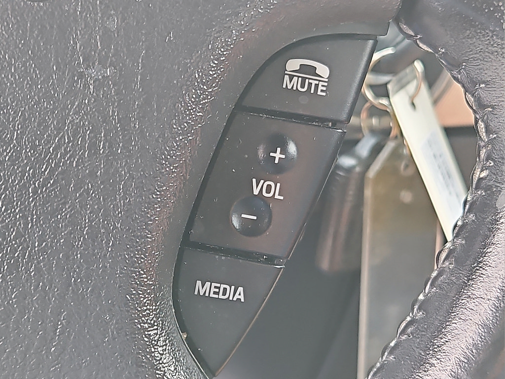 Used 2005 Ford Thunderbird RWD image 22