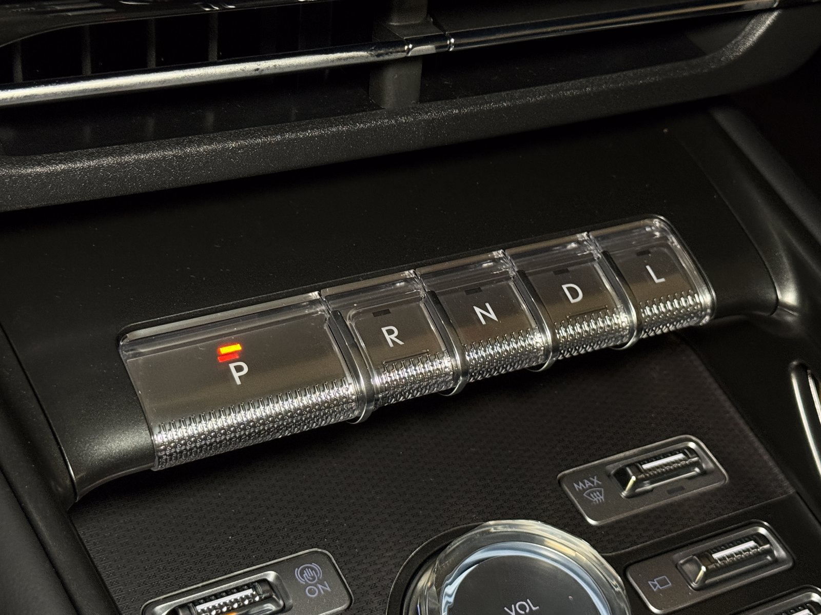New 2026 Lincoln Nautilus Hybrid AWD/4WD image 28