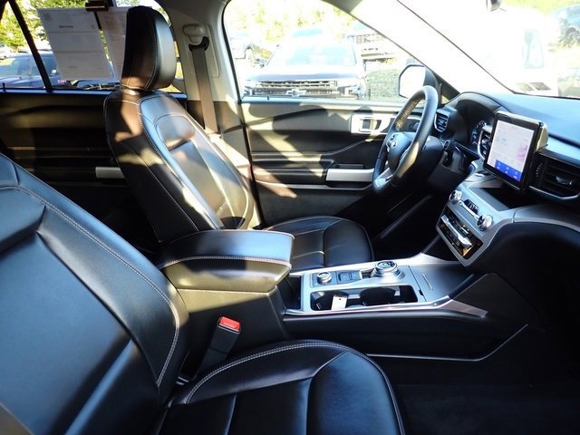 Certified 2022 Ford Explorer XLT w/ Equipment Group 202A image 11