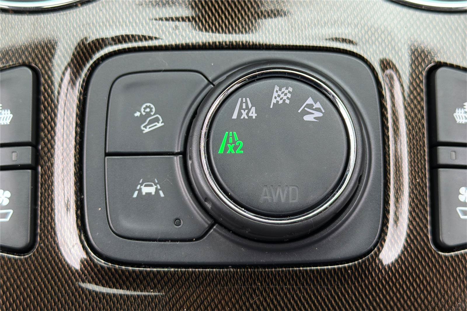 Used 2023 GMC Acadia AT4 w/ Technology Package AWD/4WD image 40