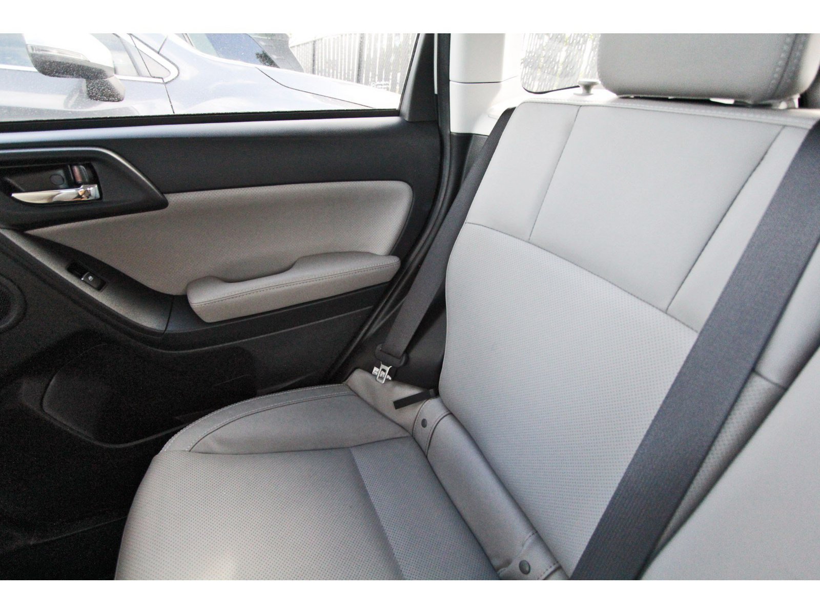 Used 2018 Subaru Forester 2.5i Limited AWD/4WD image 11