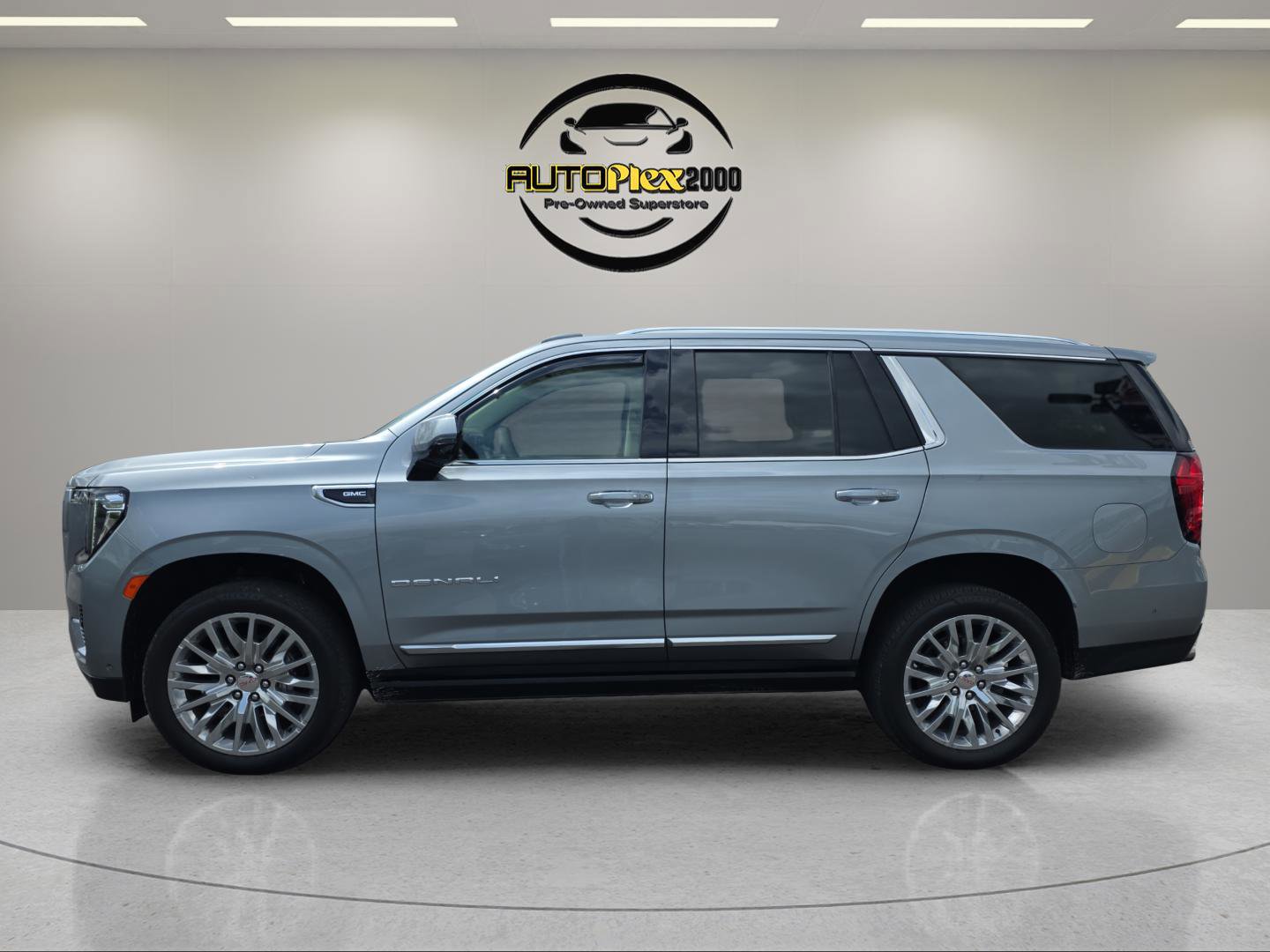 Used 2024 GMC Yukon Denali w/ Denali Reserve Package image 4