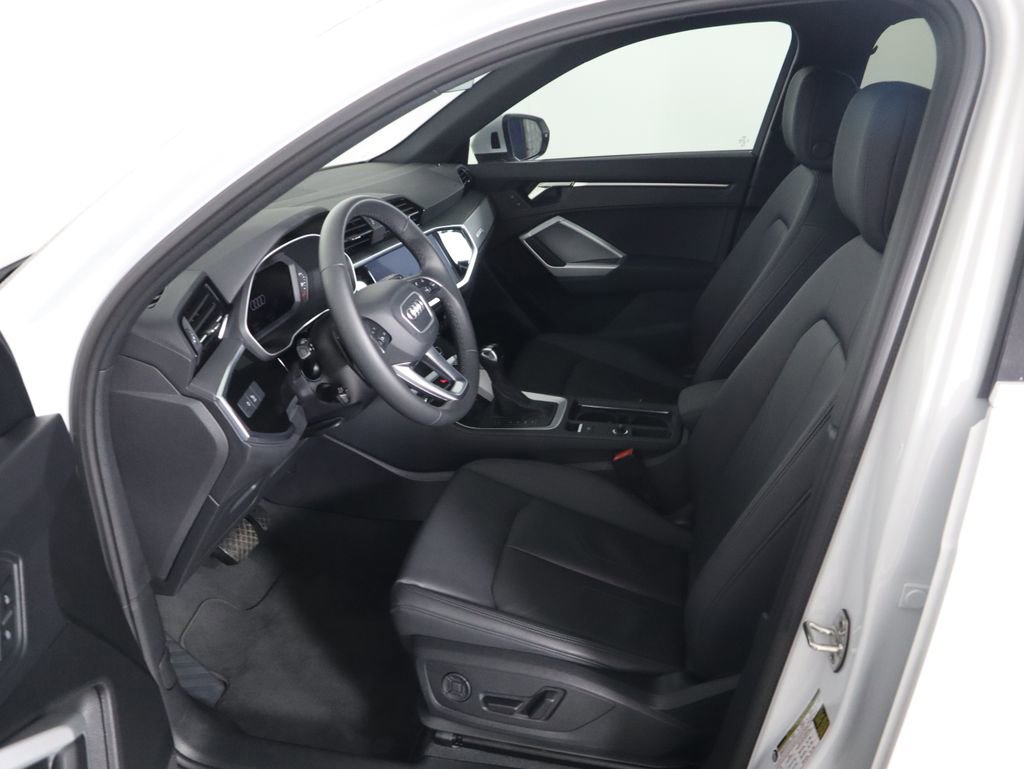 Certified 2025 Audi Q3 2.0T Premium w/ Convenience Package image 19