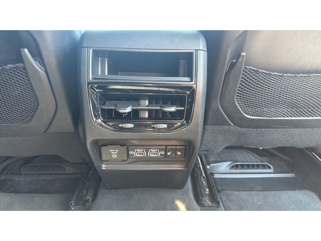 Used 2023 Jeep Grand Cherokee Limited image 21