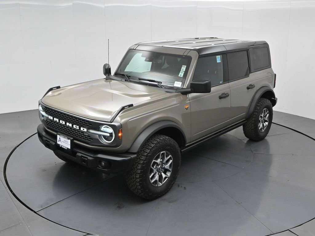 Used 2025 Ford Bronco Badlands image 52