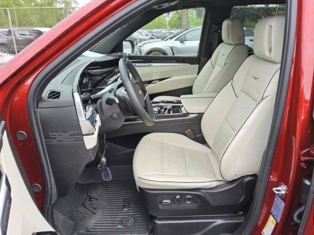 Used 2025 Cadillac Escalade Sport w/ LPO, Floor Liner Package AWD/4WD image 7