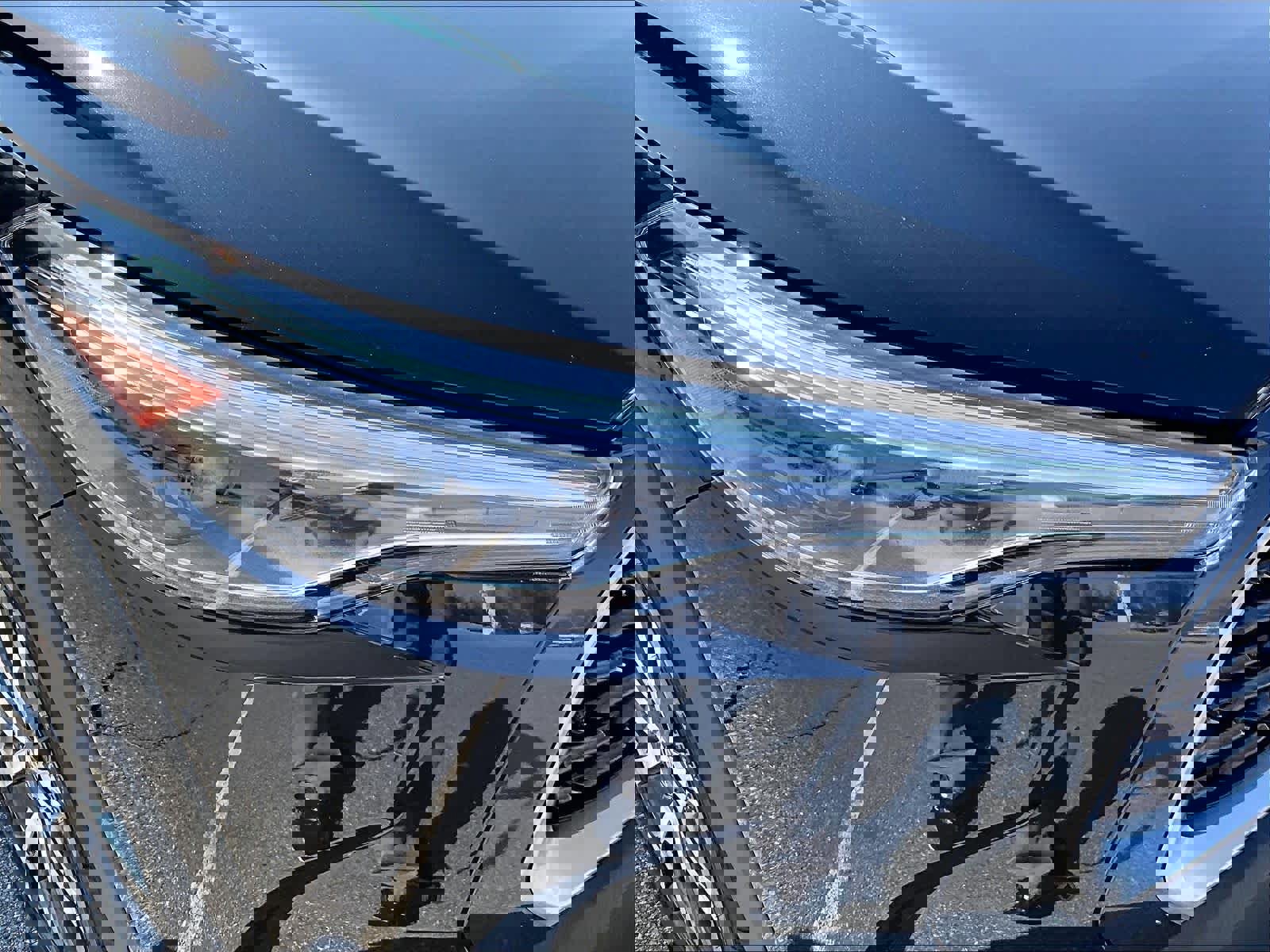 Used 2024 Toyota Corolla Cross XLE w/ Convenience Package image 33