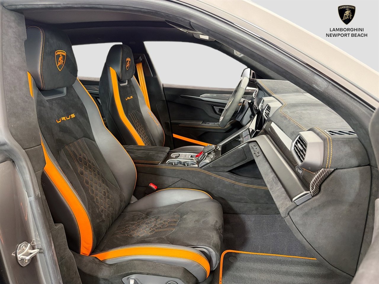 Used 2023 Lamborghini Urus Performante AWD/4WD image 26